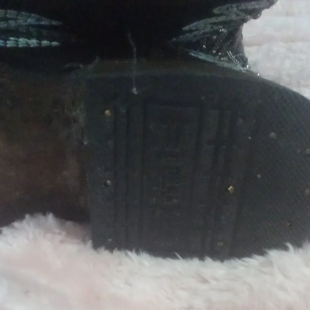 Corral Black w/Turquoise Wing Inlay & Crystal Studded Cross Heeled Boots Size: 7 - Picture 5 of 8